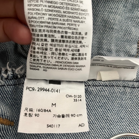 Distressed Levi’s Red Tab Denim Jacket - Medium - Picture 10 of 10